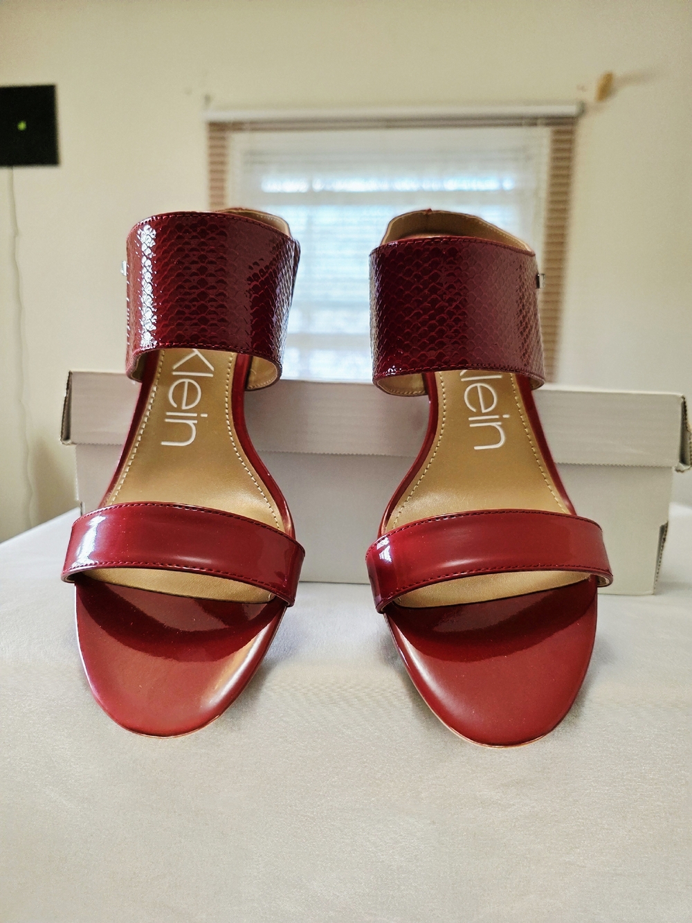 Calvin Klein Lorinda Sandal In Red Multi Size 9M - Picture 4 of 12